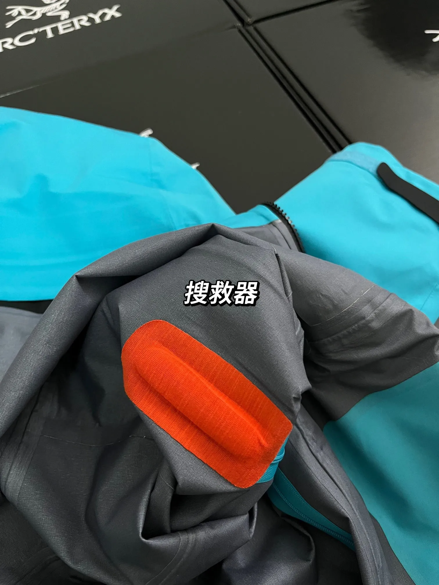 Arcteryx Alpha Series Sv 7 GORE-TEX Pro Logo 24SS Arc‘teryx ， 6 ， ， ， ！ Recco ， ， ！ . ， .！ ， Quality， . ！ ！ ！ ！ GORE-TEX 3.0 Logo ， ， ， ， ， ， ， ， 。 ， Black！ ！ Red Blue！ ！ ！ Size：S-XXL ： / / / ：76 78 80 82 84 ：60 62 64 66 68 ：47 48 49 50 51 S 90-120 M 120-140 L 140-160 XL 160-180 XXL 180